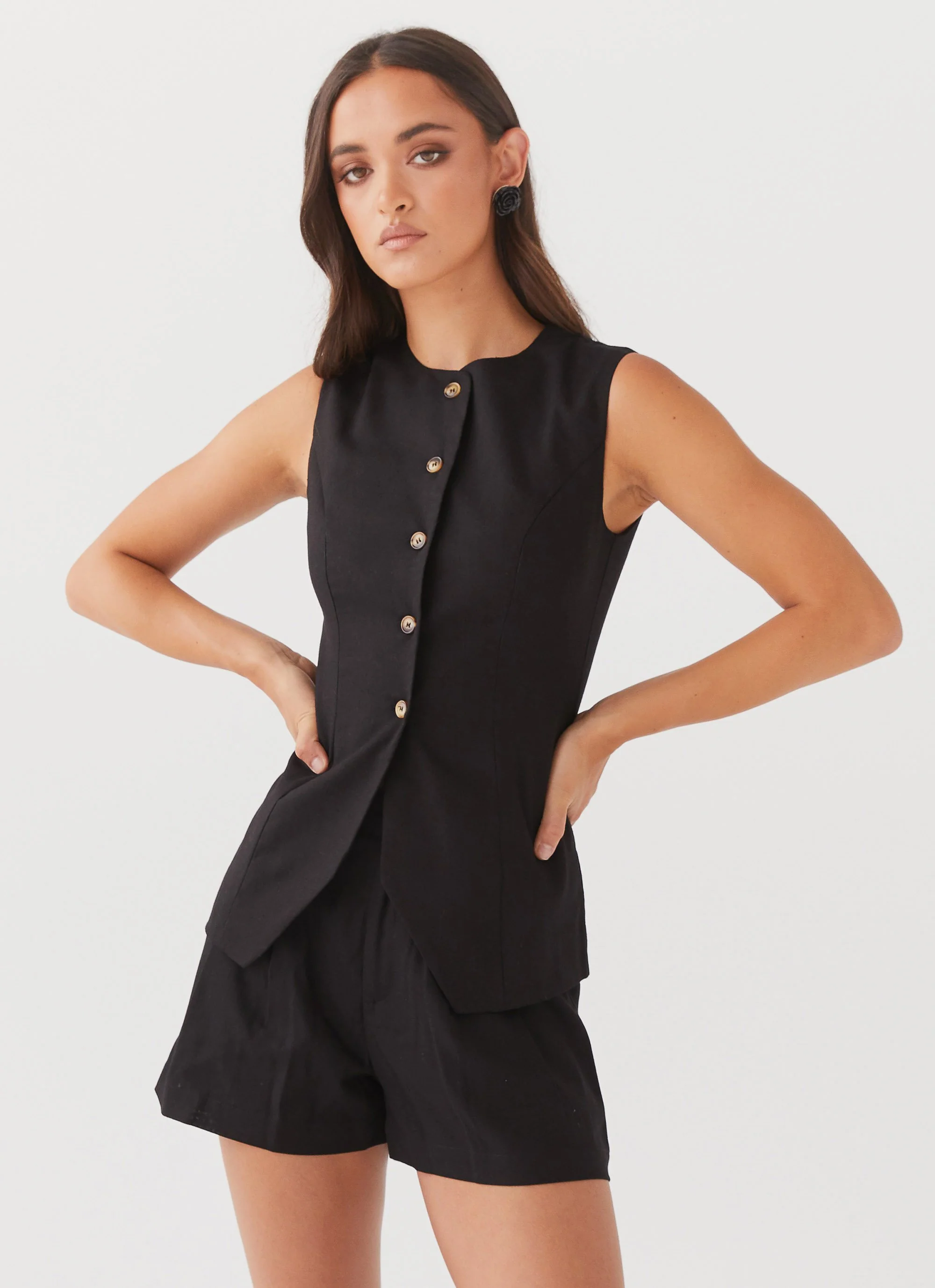 Born For Bordeaux Linen Shorts - Black - Image 4