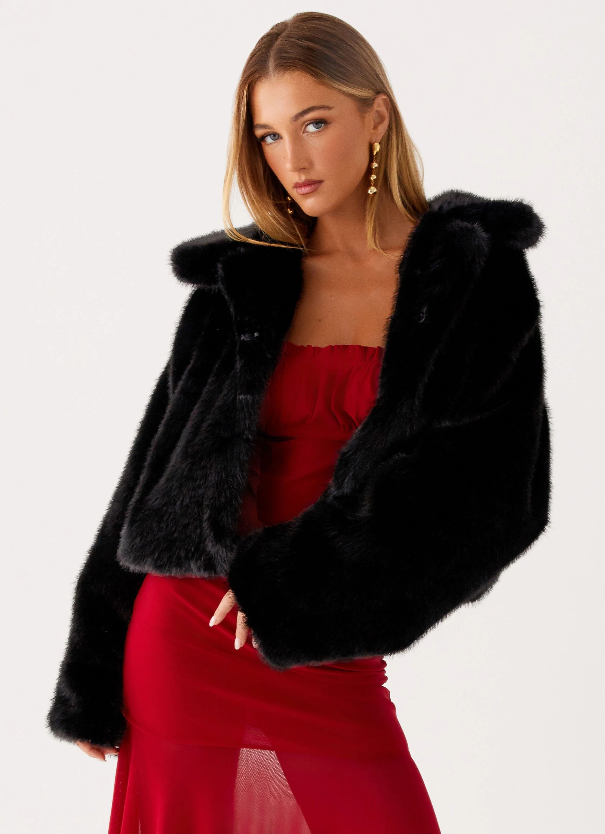 Carys Cropped Faux Fur Jacket - Black - Image 5