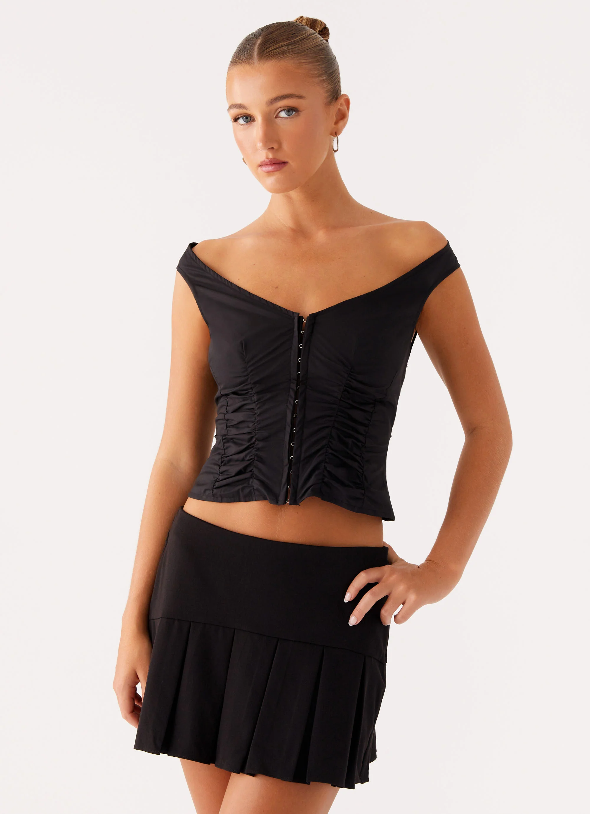 Shelby Pleated Mini Skirt - Black - Image 4