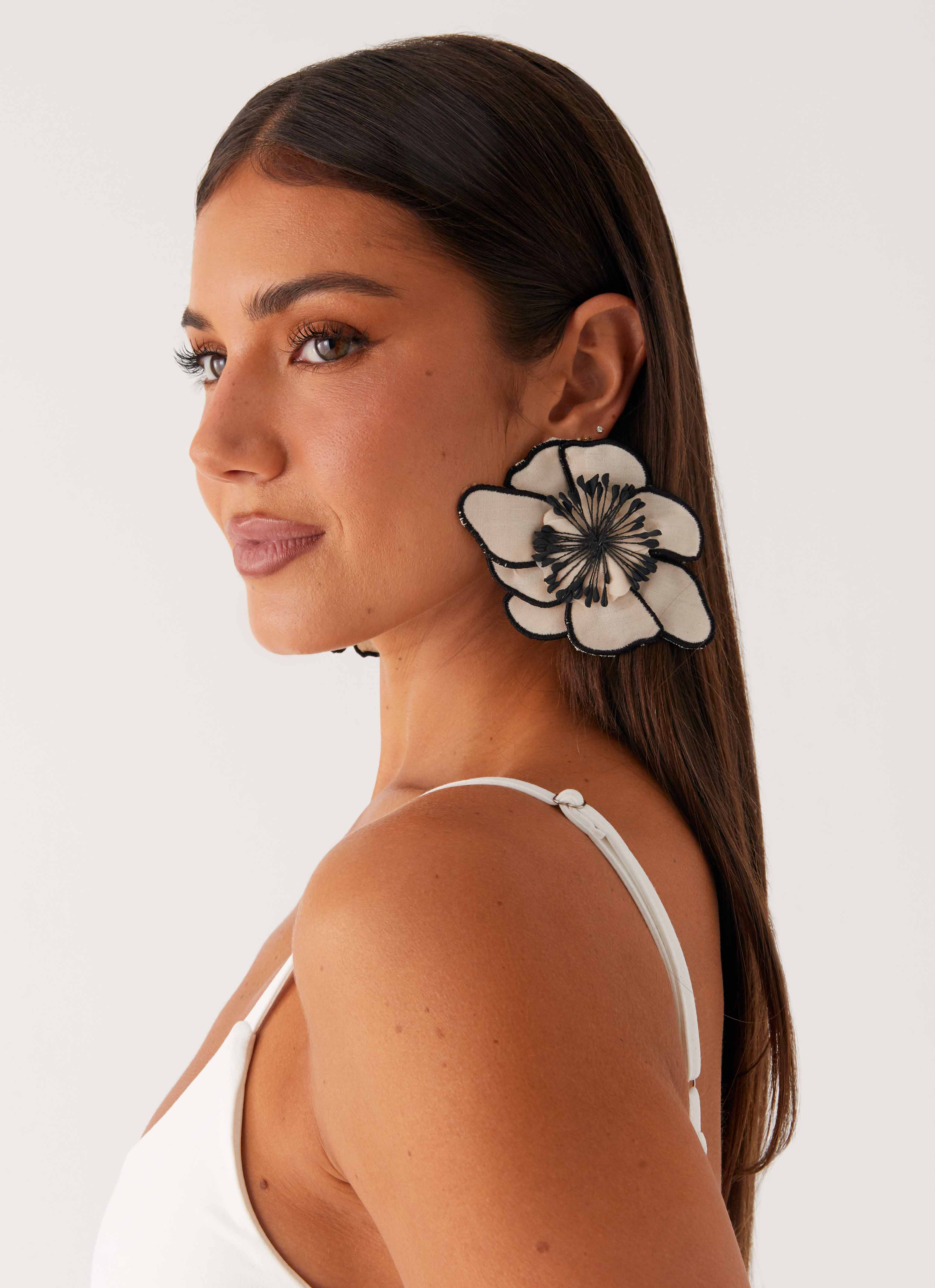 Toria Flower Earrings - Ivory - Image 3