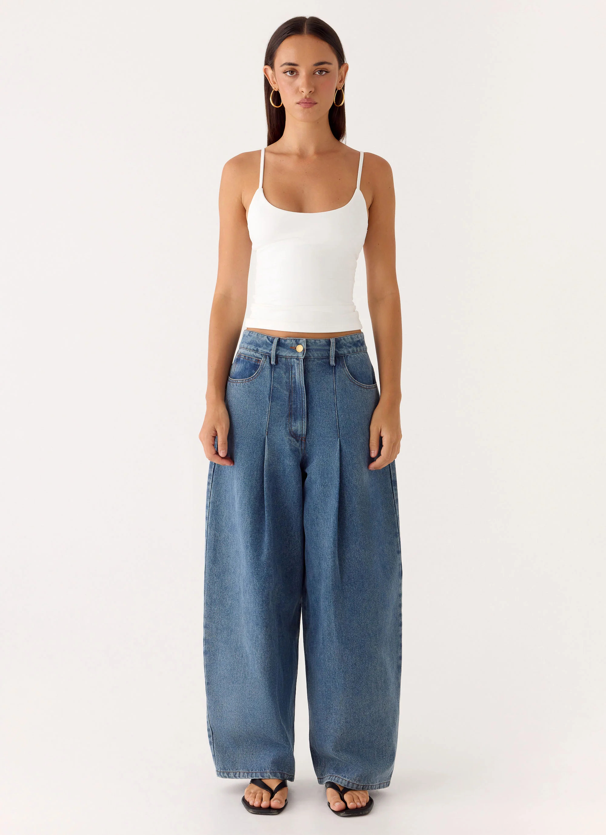 Zayn Pleated Denim Jeans - Light Wash Blue